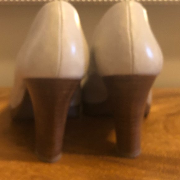 EUC Wonders Court Shoe - Cream Size 7 - Picture 7 of 13